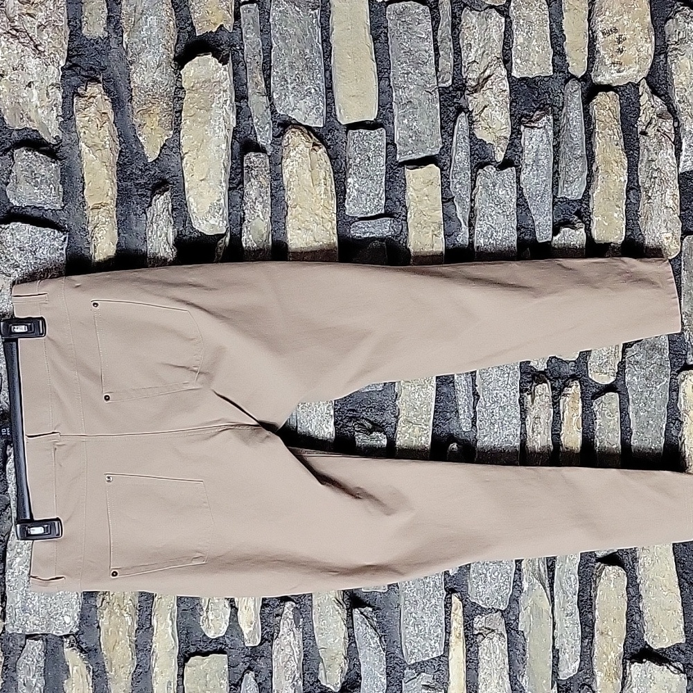 HUE Women's Khaki Leggings Size XL - Picture 7 of 10